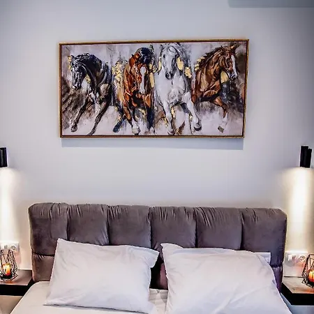 Diamond 32 * سالونيك